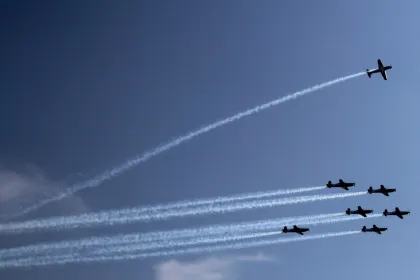 Berita Foto : Kedatangan Jupiter Aerobatic Team TNI AU di Sidoarjo