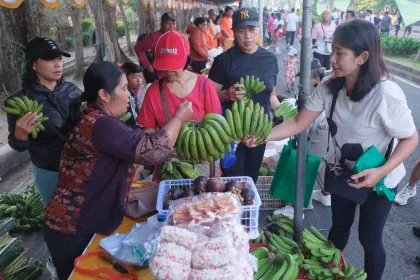 Berita Foto : Pasar Tani 2026 Hadirkan Produk Pangan Lokal di Bali