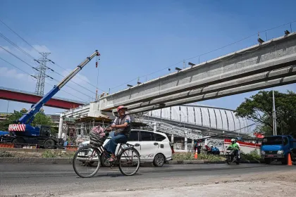 Berita Foto : Pemprov DKI Bangun JPO Penghubung Ancol dan JIS