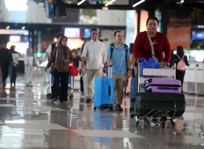 Berita Foto : Libur Sekolah, Tiket Pesawat Dapat Potongan Harga