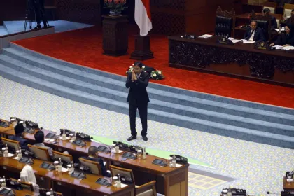 Berita Foto : Pemerintah Sampaikan Tanggapan atas KEM dan PPKF RAPBN 2027