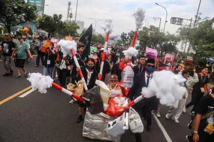 Berita Foto : Aksi Bebas Polusi Gaungkan Pentingnya Udara Bersih di Bekasi
