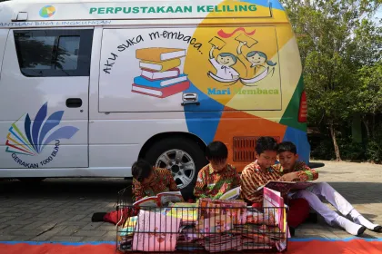 Layanan perpustakaan keliling di sekolah Pontianak