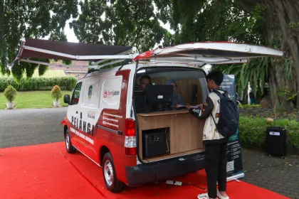 Berita Foto : Mobil pelayanan Adminduk Banyuwangi