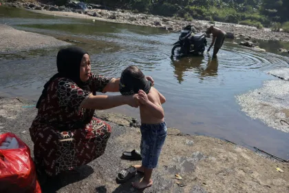 Berita Foto : Warga Kabupaten Bogor Hadapi Dampak Musim Kemarau