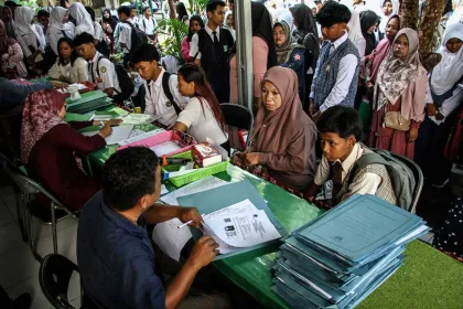 Berita Foto : Tahapan Penerimaan Murid Baru SMA dan SMK di Kalimantan Tengah