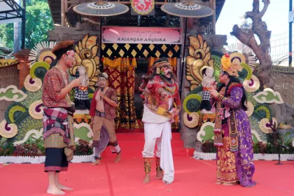 Pementasan prembon pada Pesta Kesenian Bali