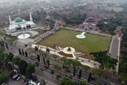 Berita Foto : Ruang publik Alun-alun Kabupaten Bogor