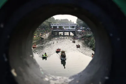 Berita Foto : Semarak Parade Festival Dayung Sispala Jakarta 2026