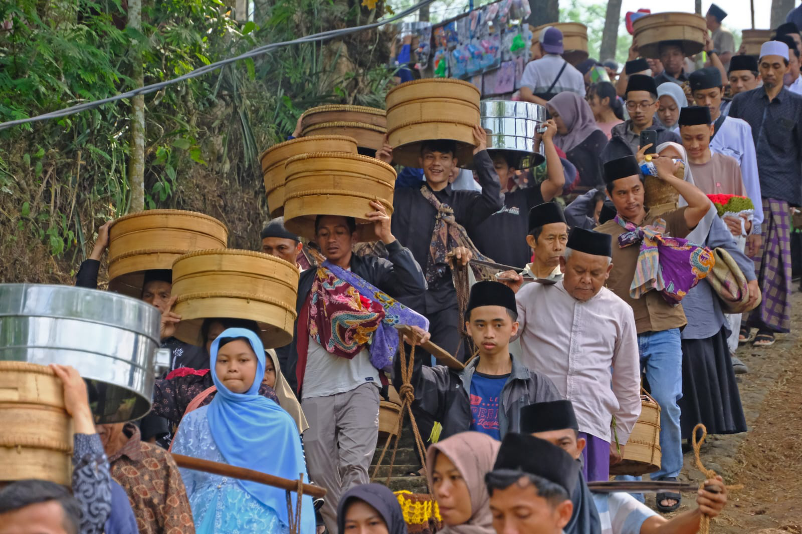Berita Foto : Melihat Tradisi Nyadran Kramat di Temanggung
