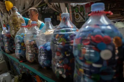 Pemanfaatan Tutup Botol Plastik Menjadi Produk Kerajinan