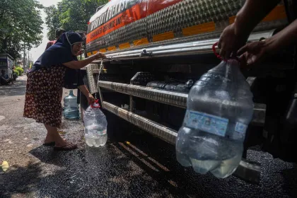 BPBD Kota Bekasi Distribusikan Air Bersih bagi Warga Terdampak Krisis Air