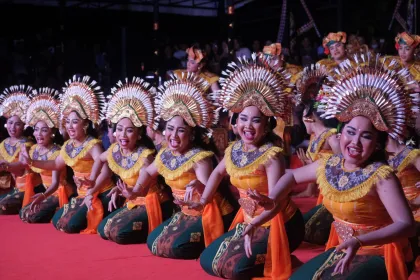 Berita Foto : Parade janger tradisi remaja