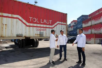 Berita Foto : PBM Sarana Bandar Nasional resmikan Depo Kalimas