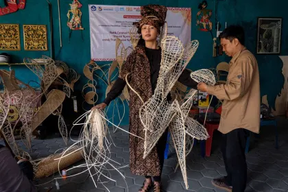 Berita Foto : Kostum Karnaval Rotan dan Batik Jadi Media Promosi Budaya dan Pemberdayaan UMKM