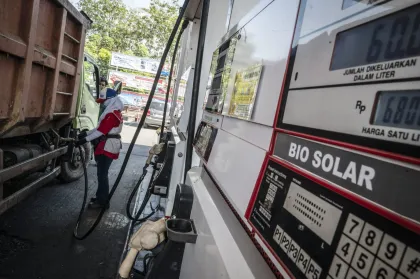 Berita Foto : Penggunaan B50 untuk mobil industri di Semarang