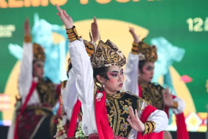 Berita Foto : Festival Remo Yosakoi di Surabaya