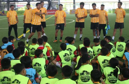 Berita Foto : Melihat Aktivitas McDonald’s Football Clinic bersama Indra Sjafri