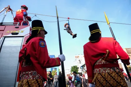 Pengenalan profesi Damkar untuk anak