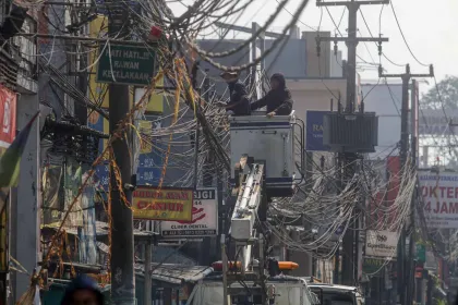 Berita Foto : Pemerintah Kabupaten Bogor Lakukan Penataan Kabel Utilitas