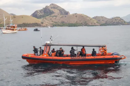 Tim SAR evakuasi korban tenggelam di Pulau Kelor