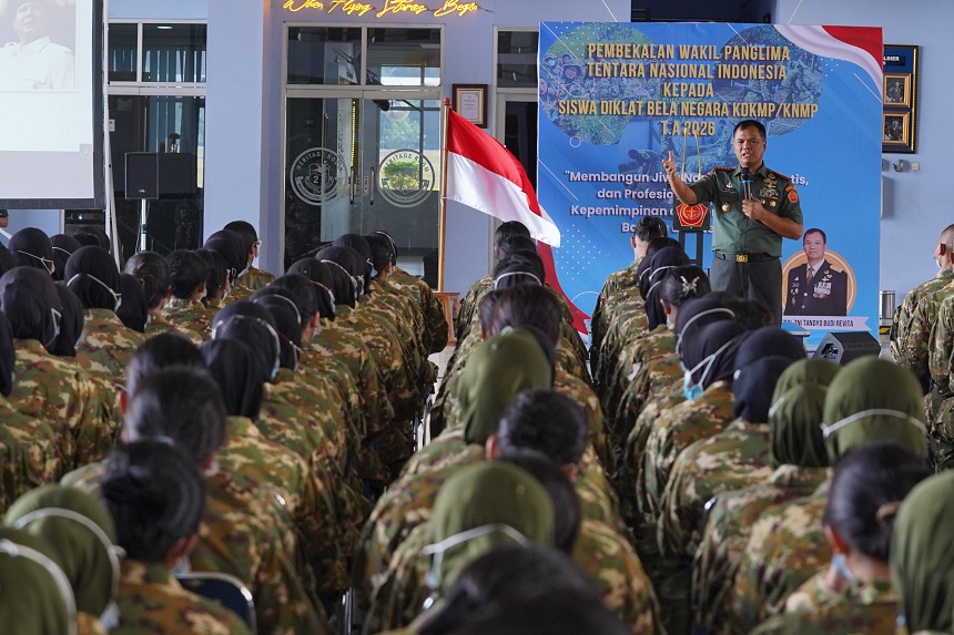Berita Foto : Wapang TNI Bekali Peserta Diklat Bela Negara KDKMP/KNMP, Tanamkan Jiwa Patriot, Nasionalis, dan Profesional.