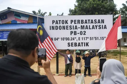 Berita Foto : Wisata Perbatasan di Patok Indonesia–Malaysia