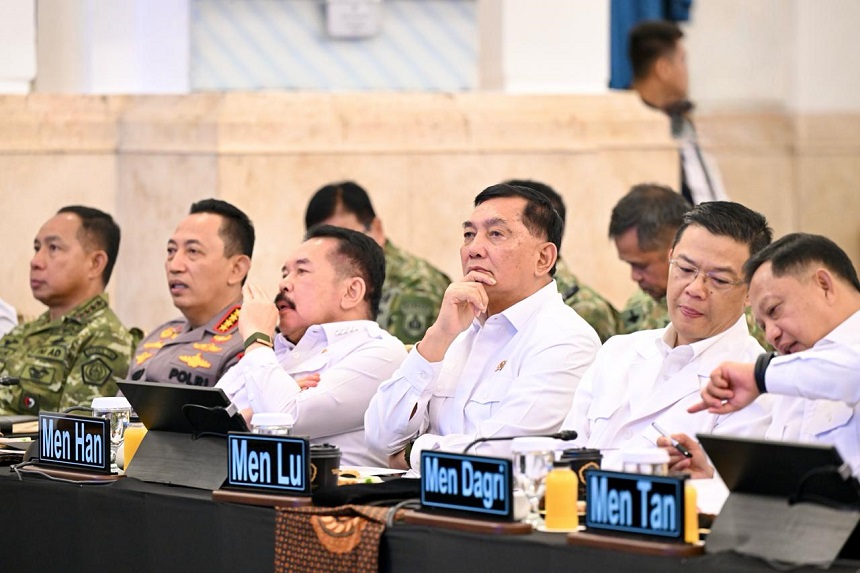 Berita Foto : Panglima TNI Hadiri Sidang Kabinet Paripurna Dipimpin Presiden RI