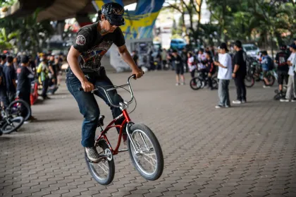 Berita Foto : Peringati Hari BMX Internasional di Bandung