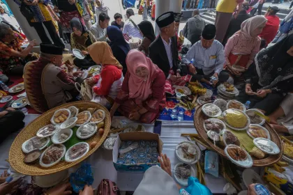 Berita Foto : Rekor MURI Ritual Haroa dengan dulang terbanyak