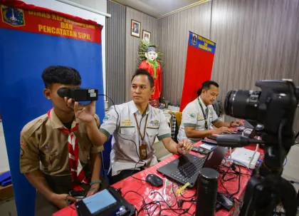 Berita Foto : Jemput bola perekaman KTP elektronik Laksana Sultan