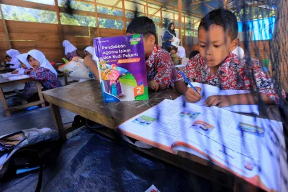 Pendidikan Tetap Berjalan Lewat Sekolah Darurat di Nagan Raya