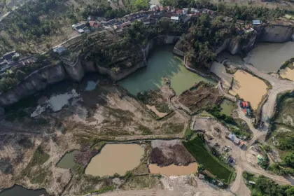Berita Foto : Penertiban Tambang Ilegal di Banten
