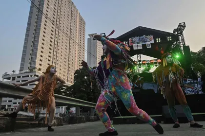Berita Foto : Festival Kali Pasir 2026: IKJ Hadirkan Panggung UMKM, Seni, Desain, Musik, dan Film