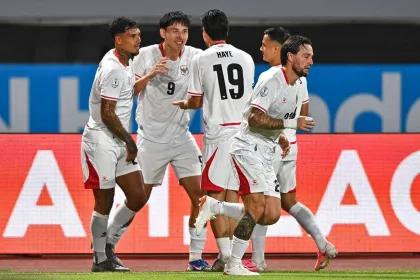 Berita Foto : Indonesia Taklukkan Kamboja 5-1 Berkat Tiga Gol Mitchell