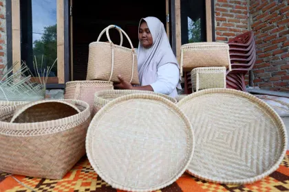 Berita Foto : Rumah Produksi Anyaman Bili Kembangkan Produk Unggulan Berbasis Potensi Lokal