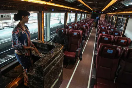 Berita Foto : KAI Perkenalkan The Nusantara Explorer, Kereta Tidur Mewah untuk Wisata