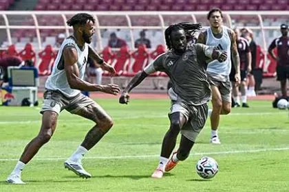 Berita Foto : Aston Villa Matangkan Persiapan Hadapi Indonesia All Star pada Tur Pramusim