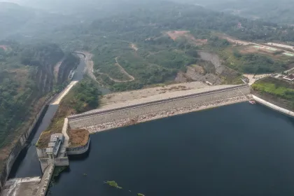 Berita Foto : Pasokan air irigasi Bendungan Leuwikeris