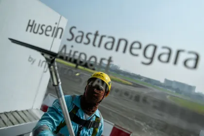 Berita Foto : Bandara Husein Sastranegara Bersiap Kembali Layani Penerbangan