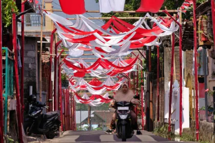 Berita Foto : Ornamen Bendera Merah Putih Percantik Kota Magelang