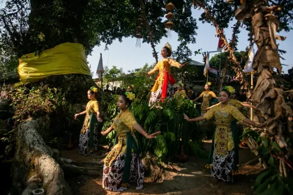Berita Foto : Tradisi Memeti Bumi Sambirejo Sragen