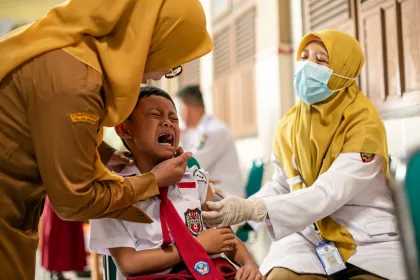 Berita Foto : Bulan imunisasi anak sekolah di Solo