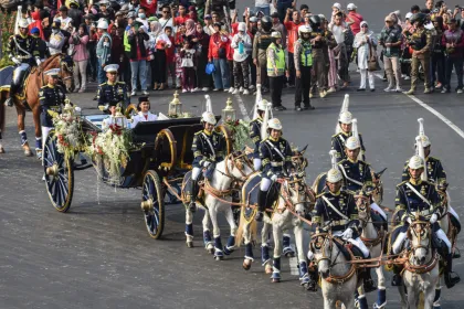 Berita Foto : Kirab Merah Putih HUT Kemerdekaan ke-81 RI