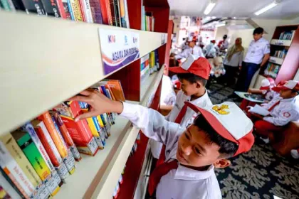 Berita Foto : Layanan Rail Library KAI untuk Meningkatkan Minat Baca dan Pengetahuan Masyarakat