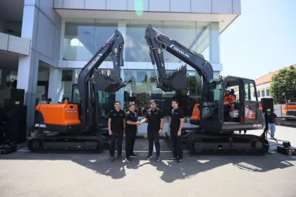 Berita Foto : Kobexindo Perkuat Jajaran Produk Excavator