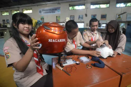 Siswa SMK di Salatiga Ciptakan Helm Pintar Siagaride, Inovasi Keselamatan Berkendara