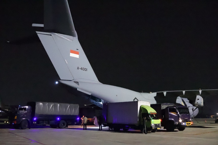TNI Salurkan 695,17 Ton Bantuan untuk Korban Gempa NTT.