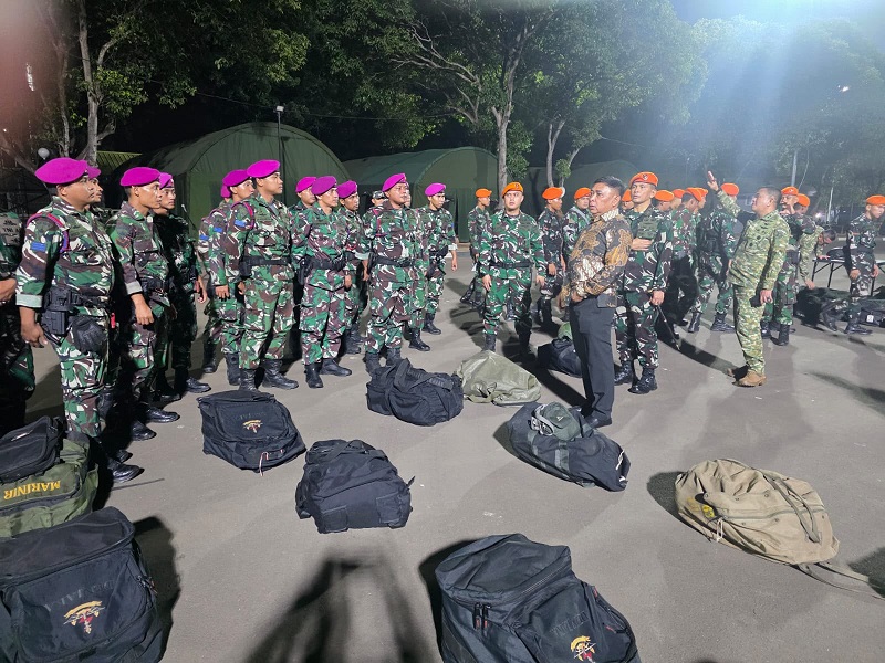Berita Foto : Karhutla Riau Meluas, TNI Kerahkan Satgas Khusus untuk Percepat Penanganan.