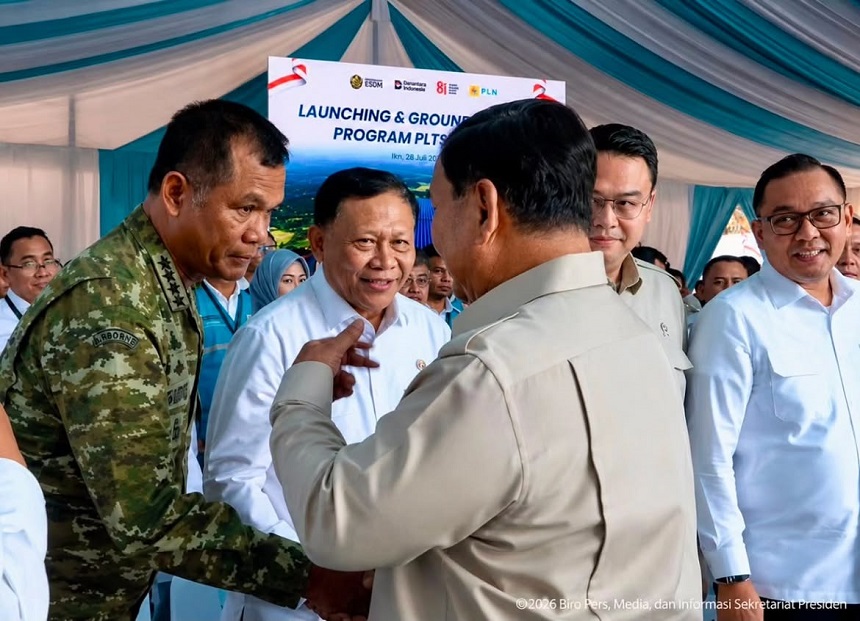 Berita Foto : Wapang TNI Hadiri Peresmian PLTS 100 GWp Tahap Pertama oleh Presiden RI.